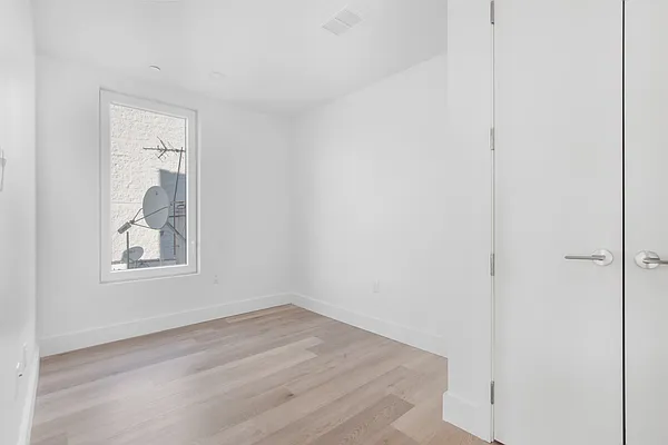 Rented by Nest Seekers International | media 12