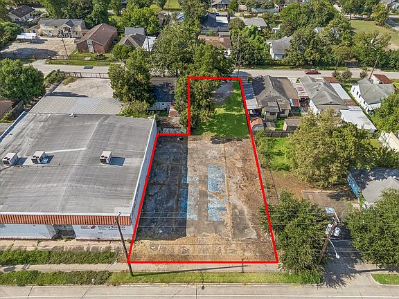 2nd image of 7003 Lyons Ave