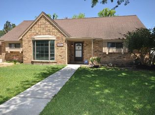 8407 Glenscott St, Houston, TX 77061