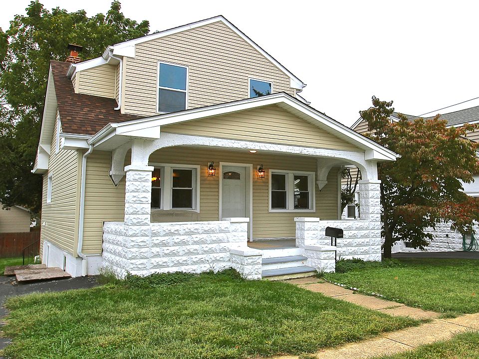 214 Lorewood Ave