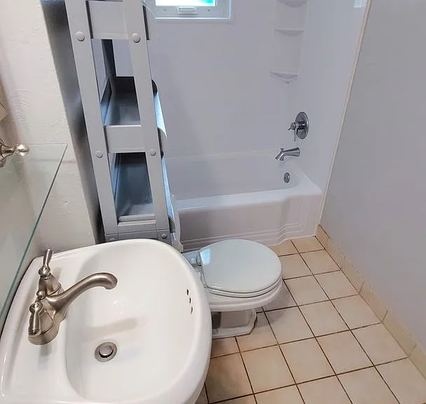 2717 Jane St — Photo 10