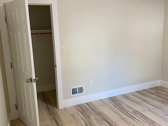 3rd image of 236 20th Ave