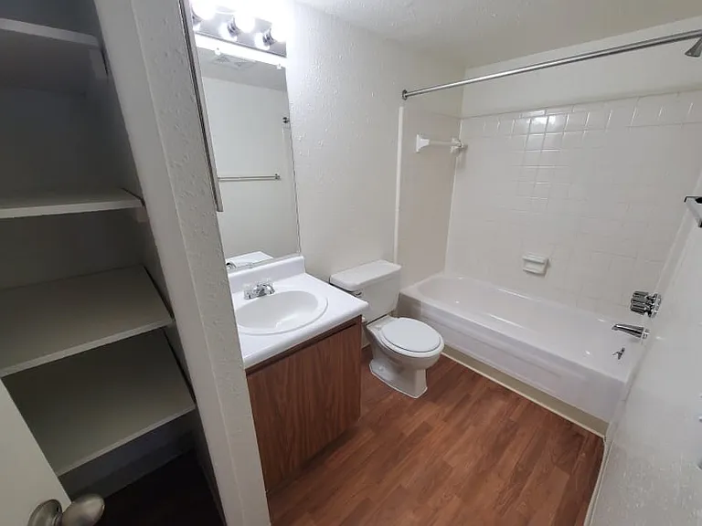 Woodland Place Apartments — Photo 42