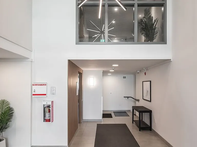 45875 Victoria Ave — Photo 3