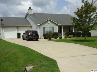 216 Old Country Ct NE, New Market, AL 35761