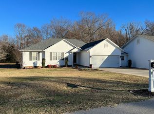 3220 Scarlet Dr, Poplar Bluff, MO 63901