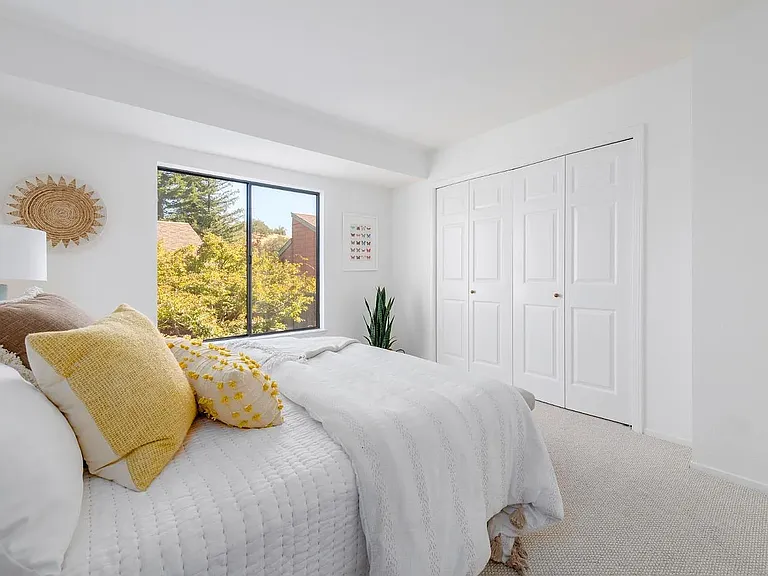 968 Arlene Way — Photo 16