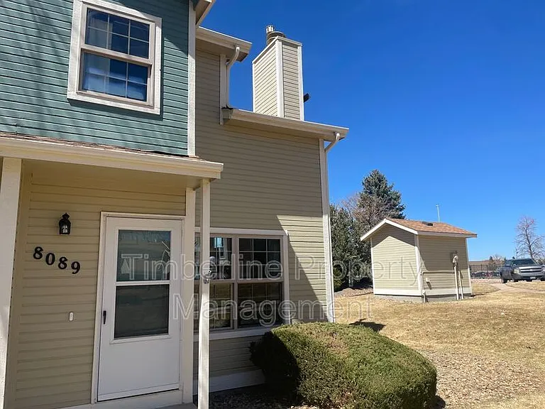 8089 Lexington Park Dr — Photo 2