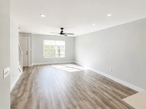 180 Cypress Way E, Naples, FL