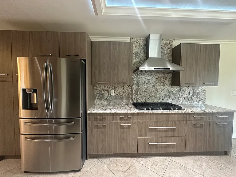 121 W Floral Ave — Photo 8