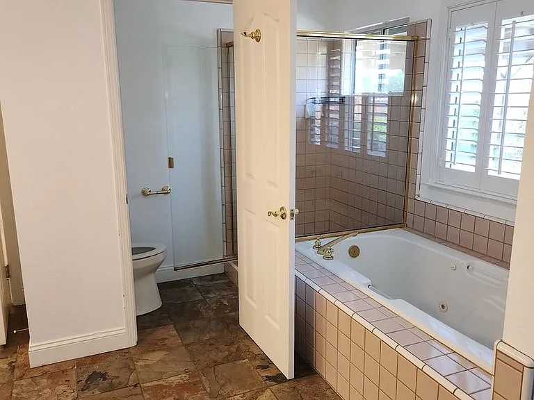 107 Leafy Glade Pl — Photo 13