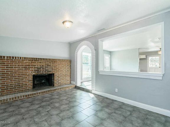 5th image of 1804 Louvre Dr