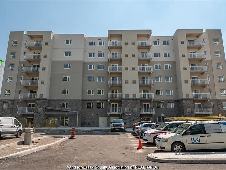 1611 Banwell Rd #513 — Photo 7