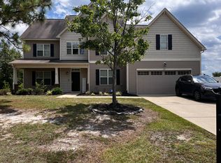 103 Heathrow Dr, Spring Lake, NC 28390