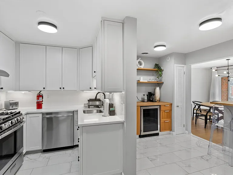 4545 Macarthur Blvd NW #107 — Photo 7