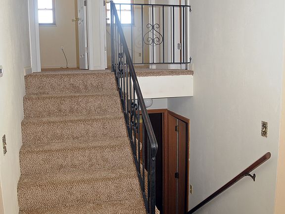 4th image of 436 Anita Dr