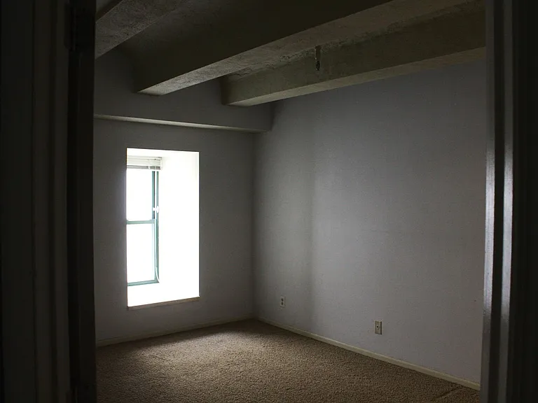 270 E Highland Ave #423 — Photo 13