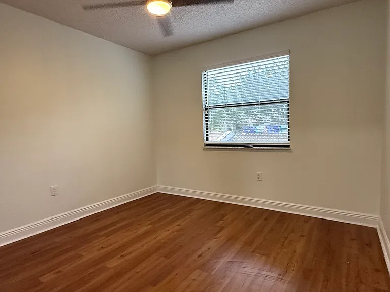 10532 SW 112th Ave — Photo 6