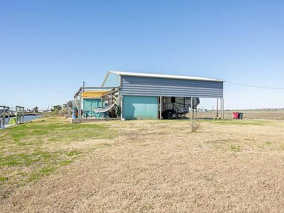 2nd image of 179 Nautilus St