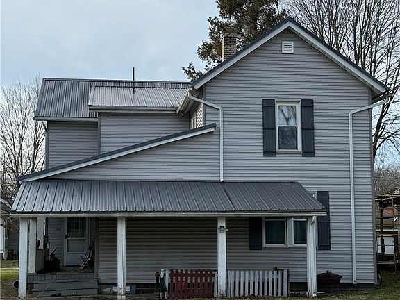 2nd image of 122 Harrison St