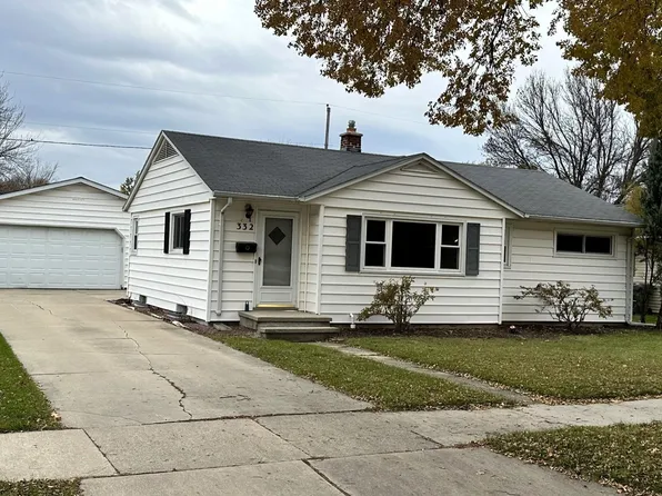 332 S Karlyn St, Kimberly, WI 54136
