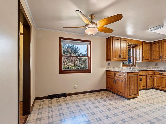 5th image of 1934 Debra Ln