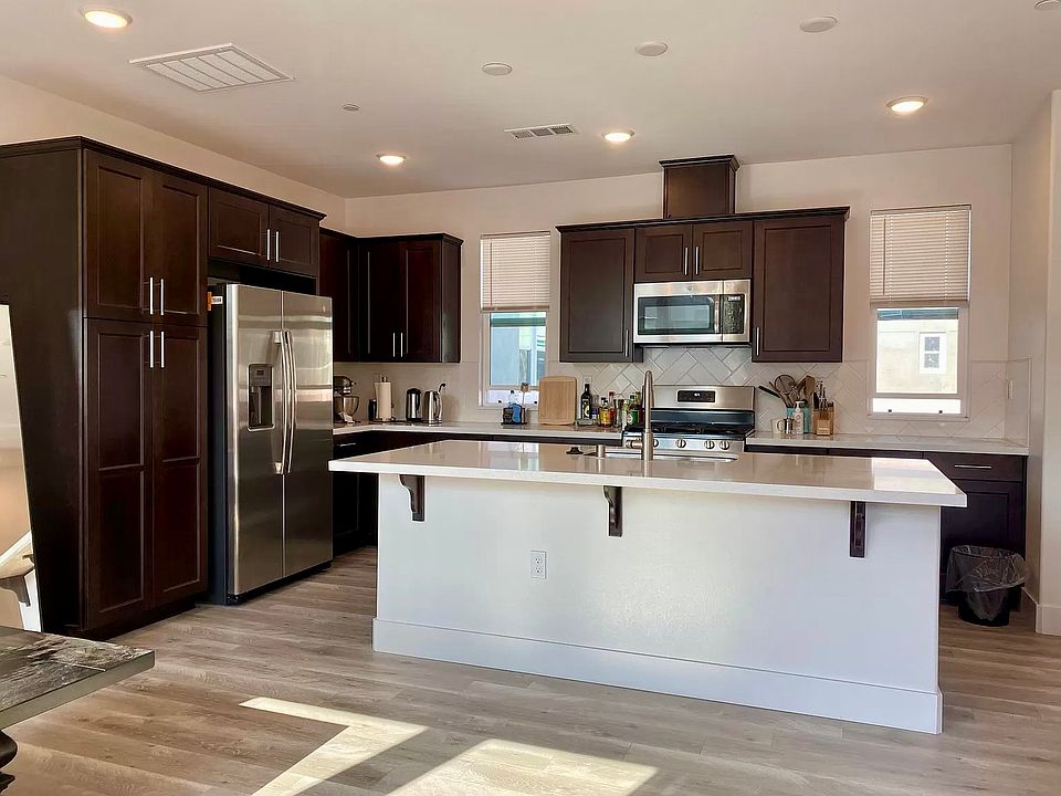 1st image of 846 Cotati Ter #5