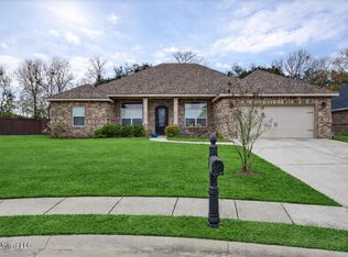 7961 Village Green Dr, Biloxi, MS 39532