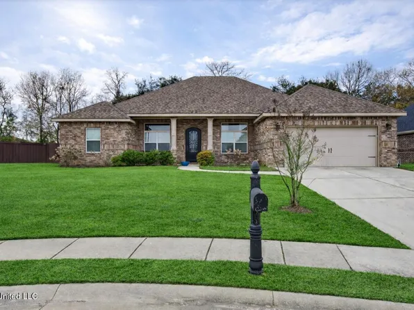 7961 Village Green Dr, Biloxi, MS 39532