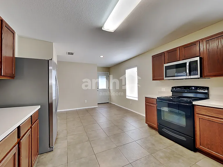 4005 Shawnee Trl — Photo 3