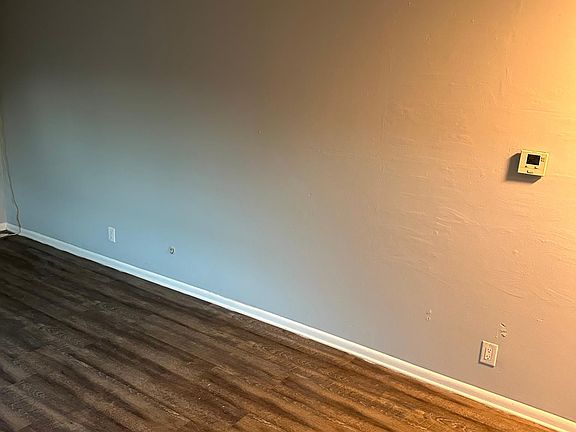4th image of 1239 Roslyn Ave #1239