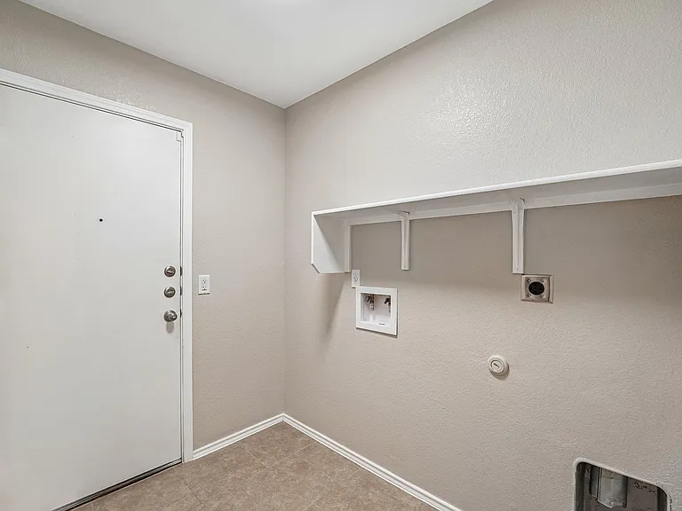 9209 Bowfield Dr — Photo 21