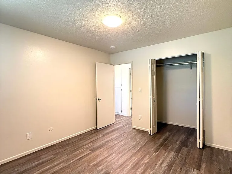 818 Taylor St — Photo 8