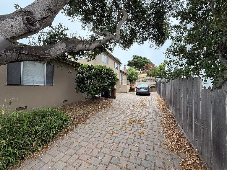 637 Spencer St — Photo 11