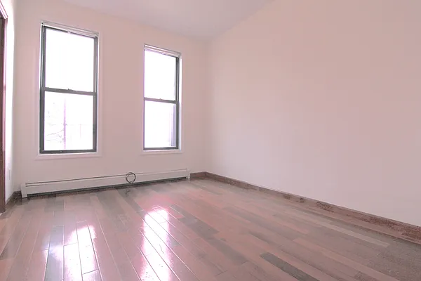 Rented by New Amsterdam Realty Group | media 32