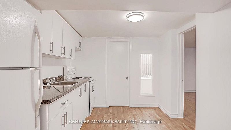 Toronto House for rent - 5 Bedrooms — photo 11