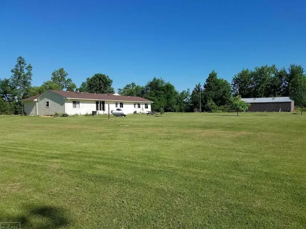 3744 Sheridan Rd, Emmett, MI 48022