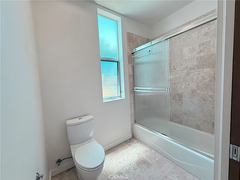 12908 Bloomfield St #103 — Photo 22