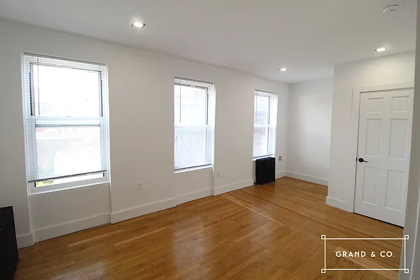 Rented by Grand & Co. | media 1