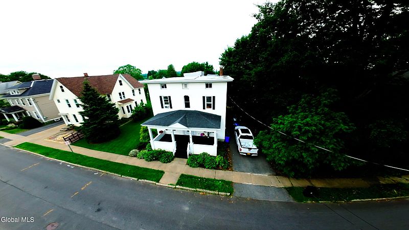 4th image of 6 E Montgomery Street