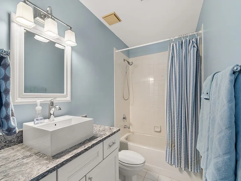 219 Park Shores Cir #B — Photo 20