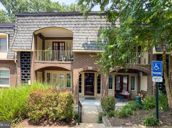 5907 Noblestown Rd, Springfield, VA 22152