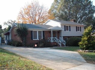 614 Meade Dr, Greensboro, NC 27410