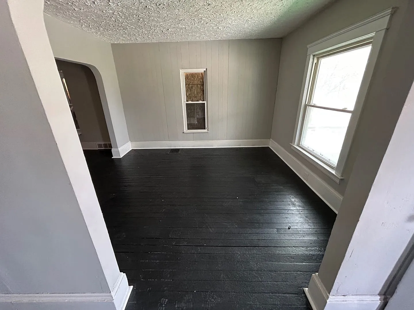 Charming 3-Bedroom Property in Prime Location — Photo 4