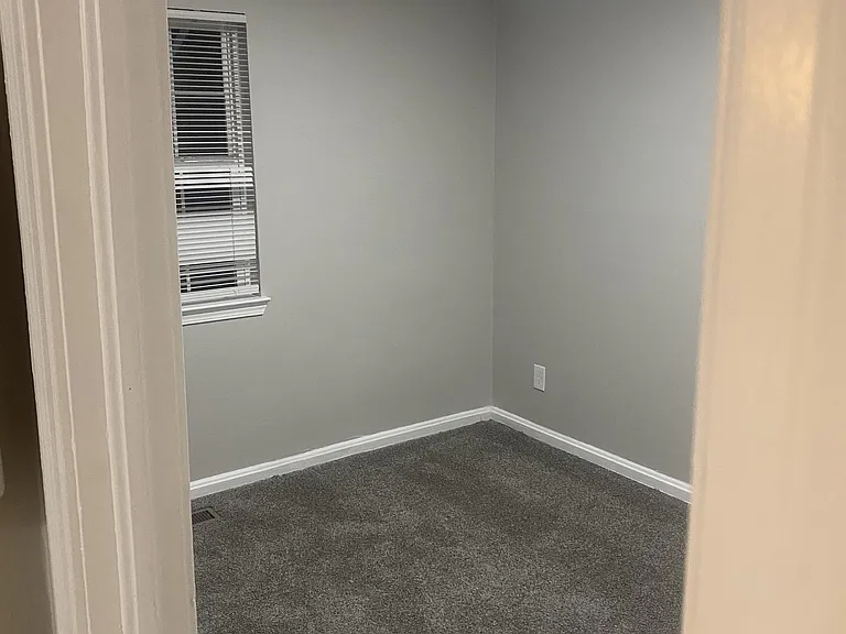208 Evergreen St — Photo 6