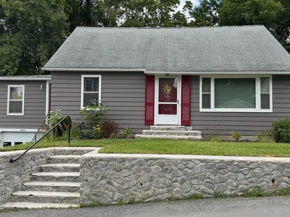 16 Haggerty St, Adams, MA 01220