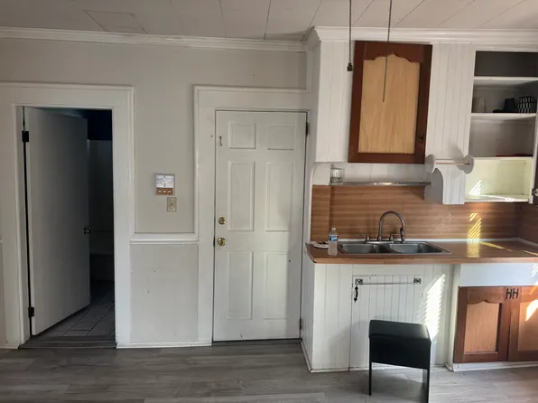 276 Park Ave Floor 2, Woonsocket, RI 02895