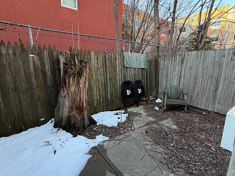 1630 N Sydenham St #1 — Photo 14