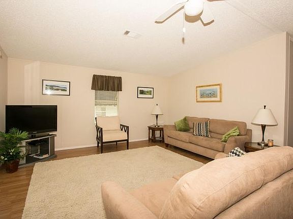 3rd image of 1011 Royal Palm Dr