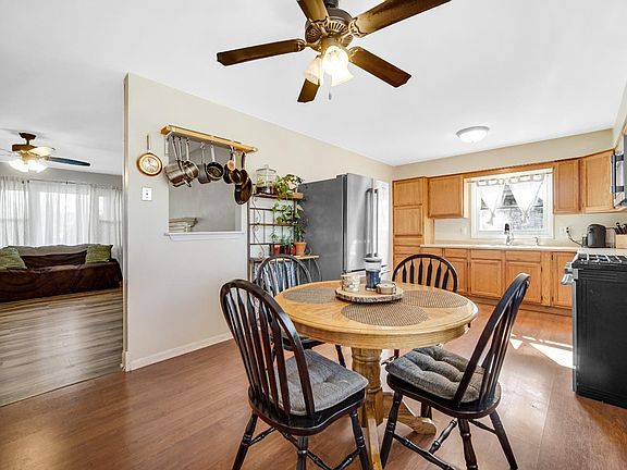 3rd image of 3509 Grand Blvd